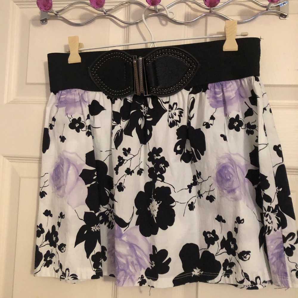 Floral mini skirt
